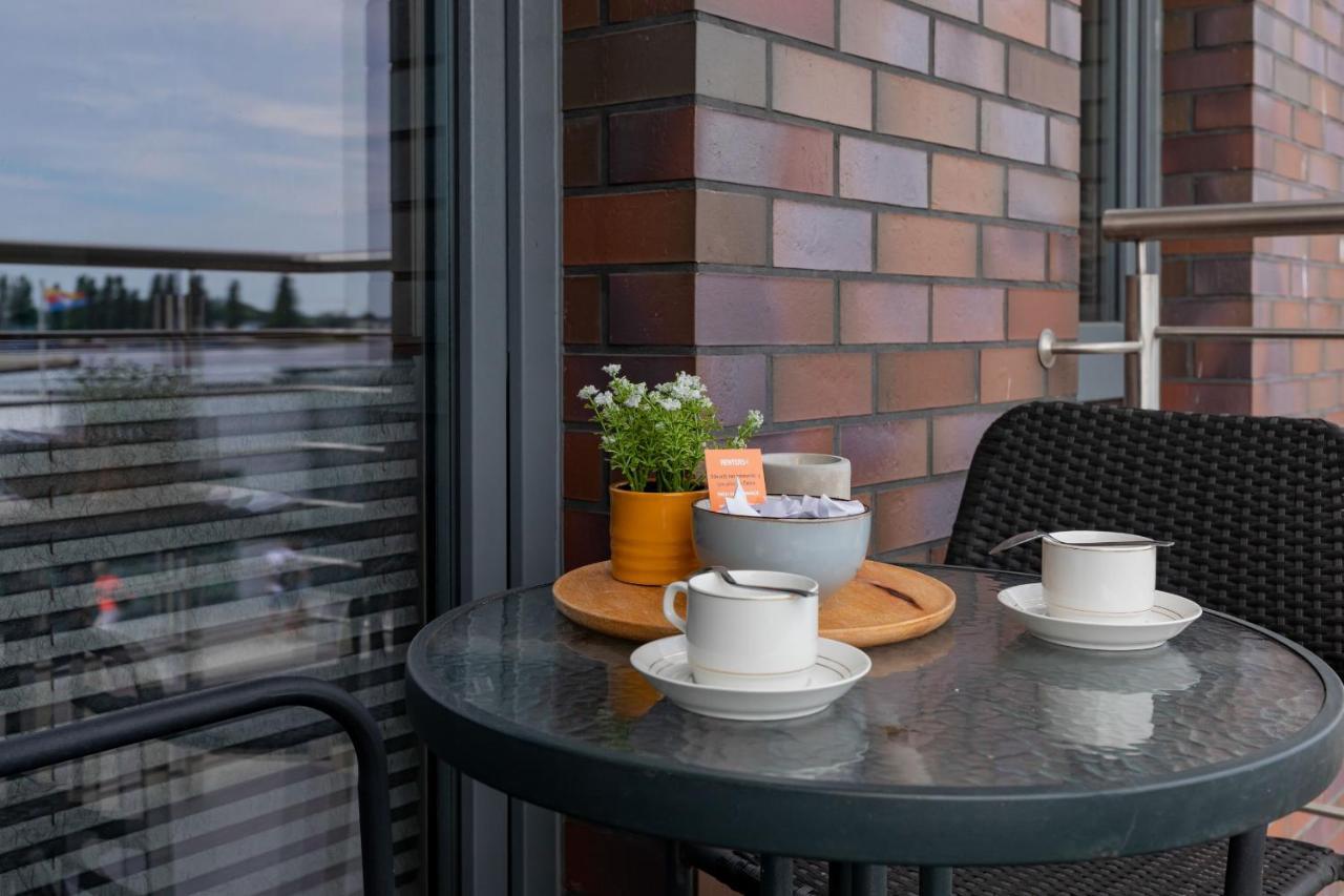 Przestronny Apartament Z Balkonem - Przy Porcie - Swinoujscie By Noclegi Renters Exterior photo